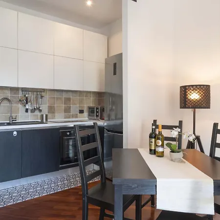 Italian Experience-novoli Apartment *